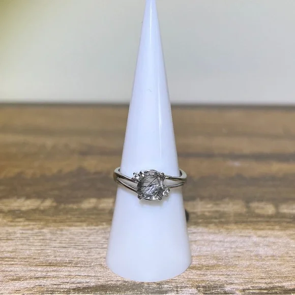 Black rutile in quartz ring - Picture 1 of 3